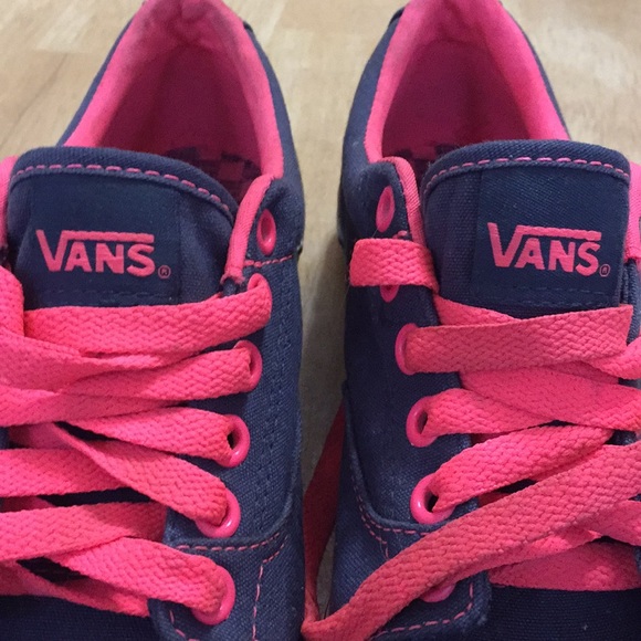 Vans - Picture 6 of 8